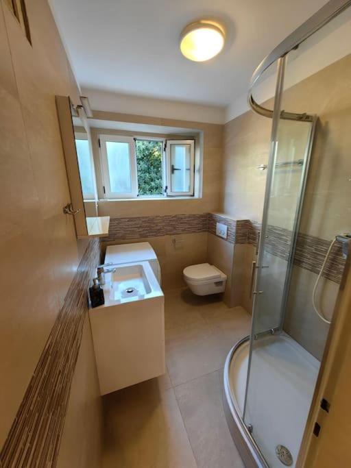New 1 Bedroom Near Center And Beach Split Extérieur photo