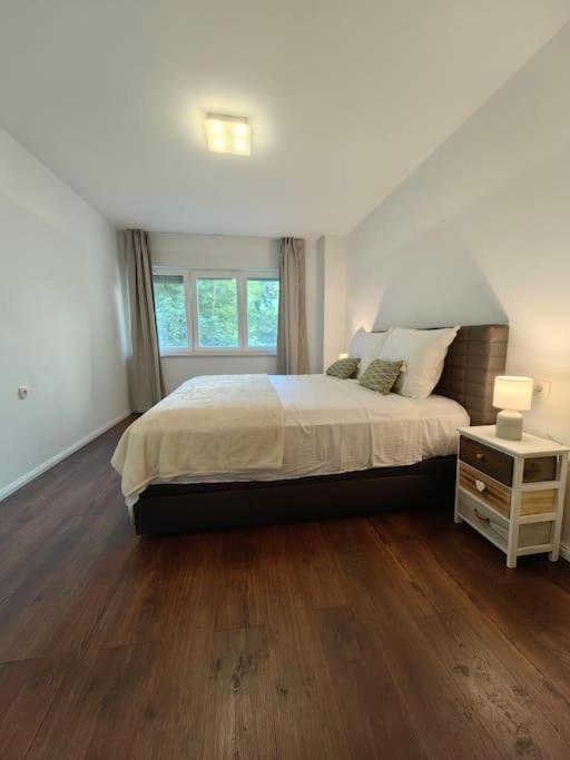 New 1 Bedroom Near Center And Beach Split Extérieur photo